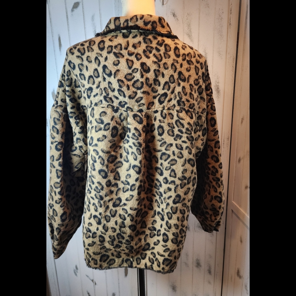 Leopard Print Button-Up Jacket - Picture 2 of 8